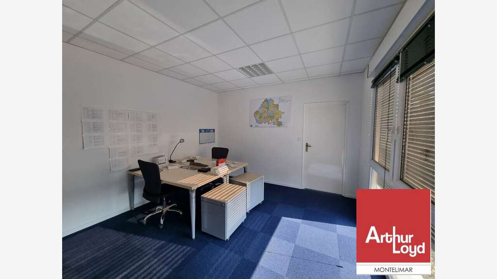 A louer bureaux de 187m² avec parking à Montélimar