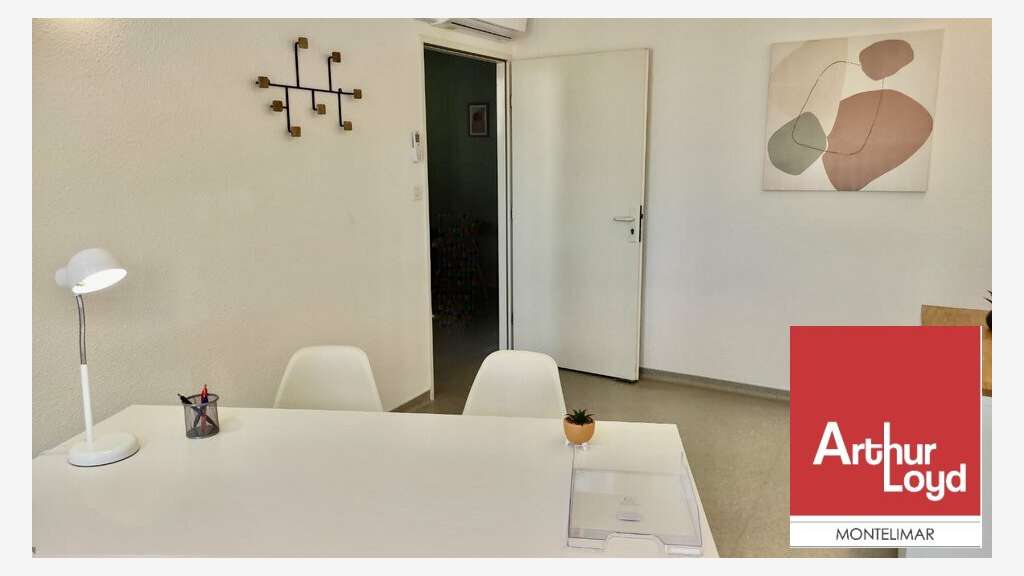 Bureaux lumineux 73m² à louer à Montélimar