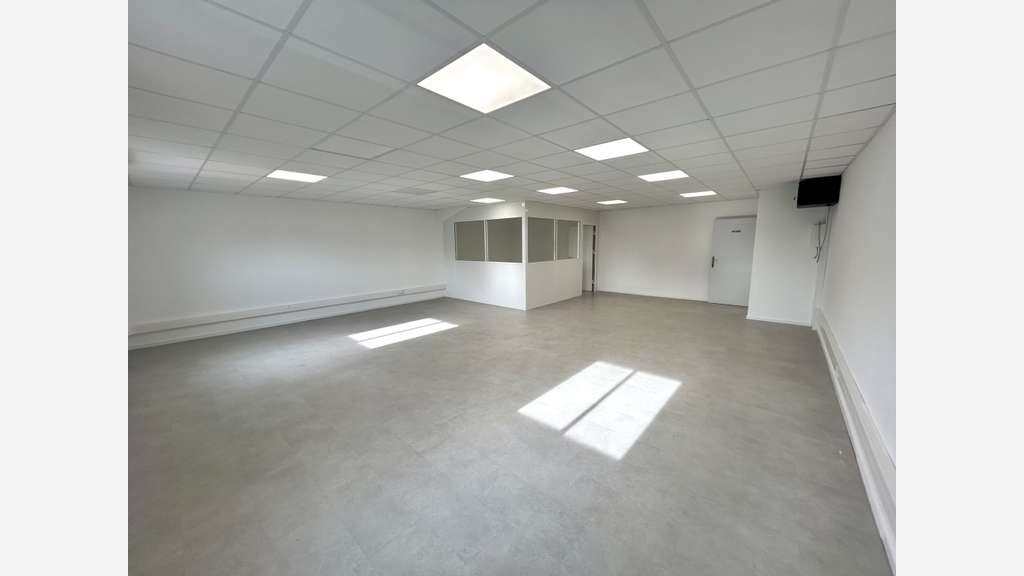 Bureau 78m² très lumineux ZA Meyrol