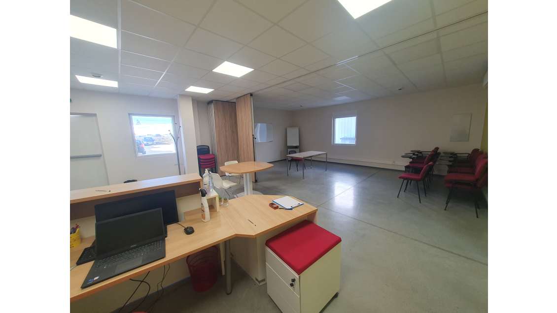 A louer bureaux 185m² avec accueil ZC Montélimar
