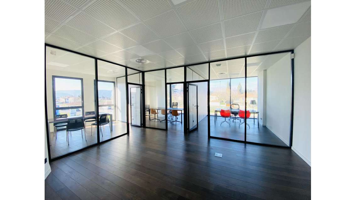 Loue bureau 70m² accès PMR et parking à Montélimar