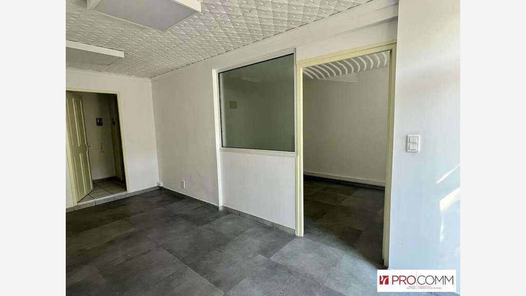 Bureaux de 35m² refaits à neuf à louer à Monteux