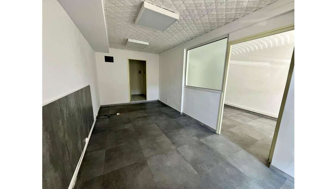 Bureaux de 35m² refaits à neuf à louer à Monteux