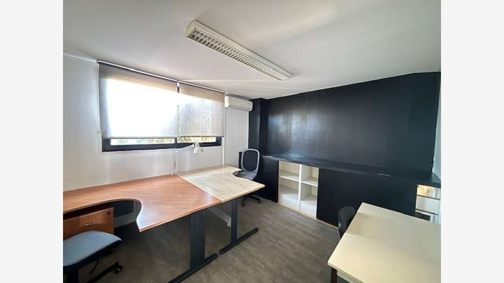 Bureaux entre 10 et 15m² à louer à Monteux