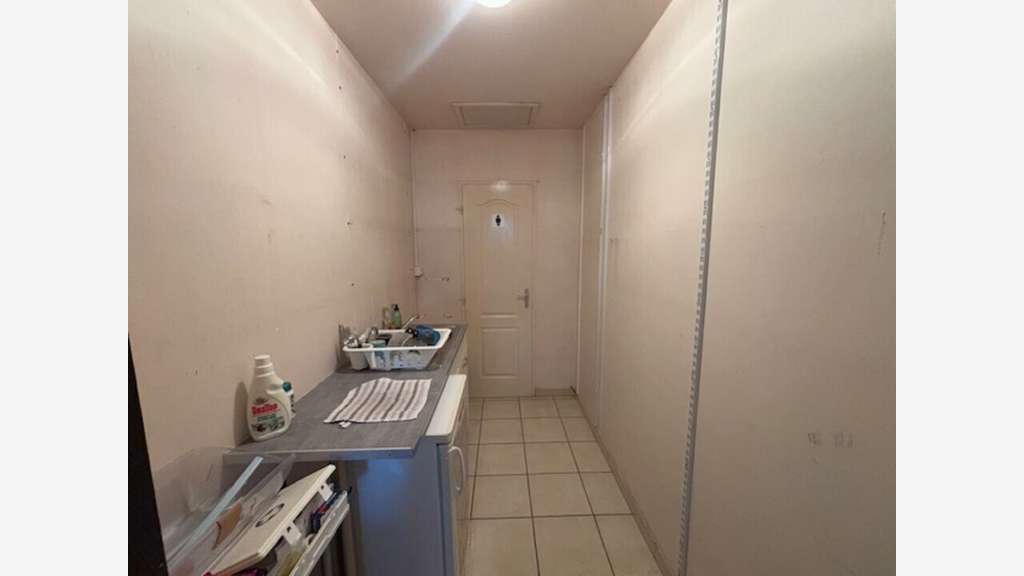 Bureaux entre 10 et 15m² à louer à Monteux
