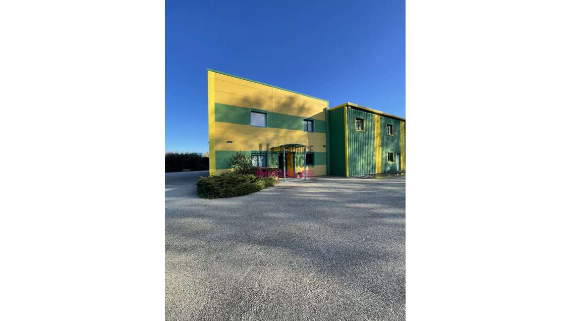 BUREAUX + PARKING PRIVE