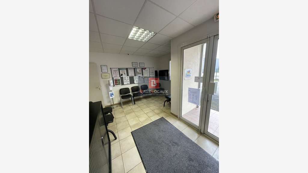 MONTEUX - BUREAUX à louer