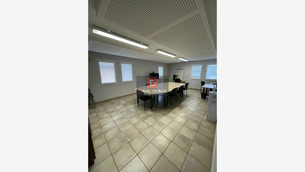 MONTEUX - BUREAUX à louer