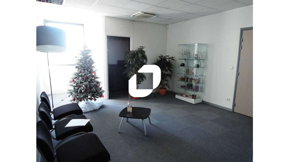 A louer Bureaux 123m² Montevrain