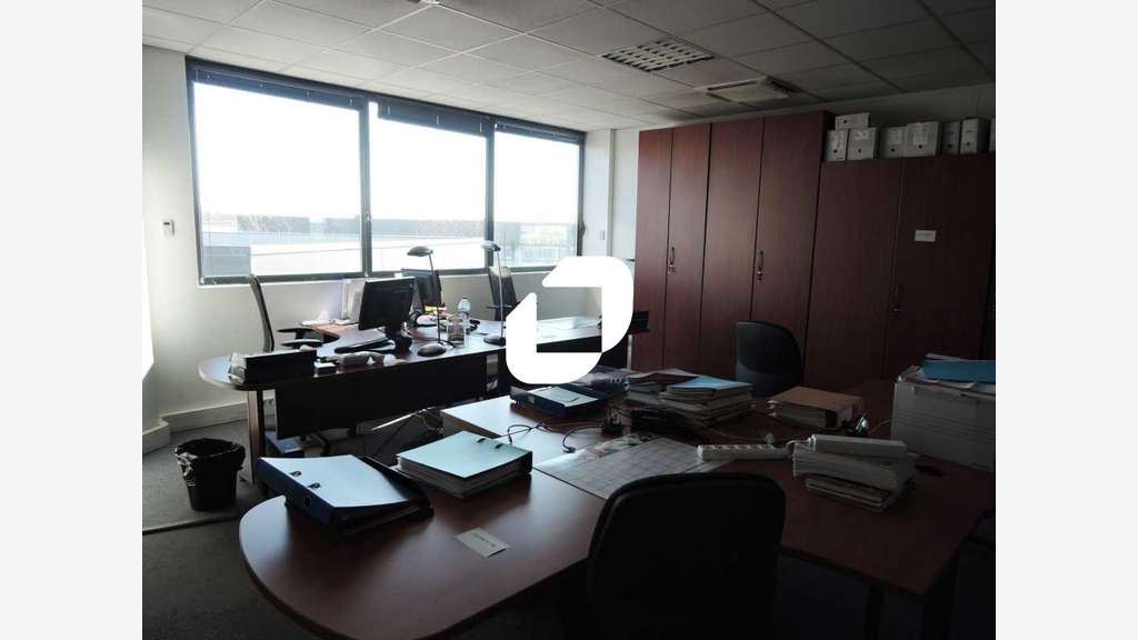 A louer Bureaux 307m² Montevrain