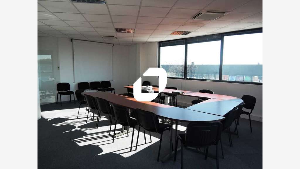 A louer Bureaux 307m² Montevrain