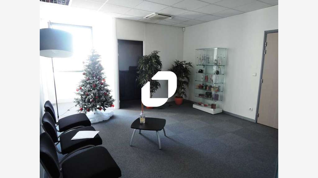 A louer Bureaux 123m² Montevrain