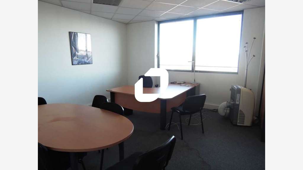 A louer Bureaux 123m² Montevrain