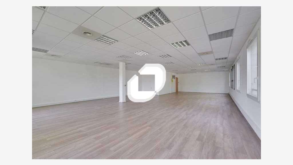 A louer Bureaux 171m² Montevrain