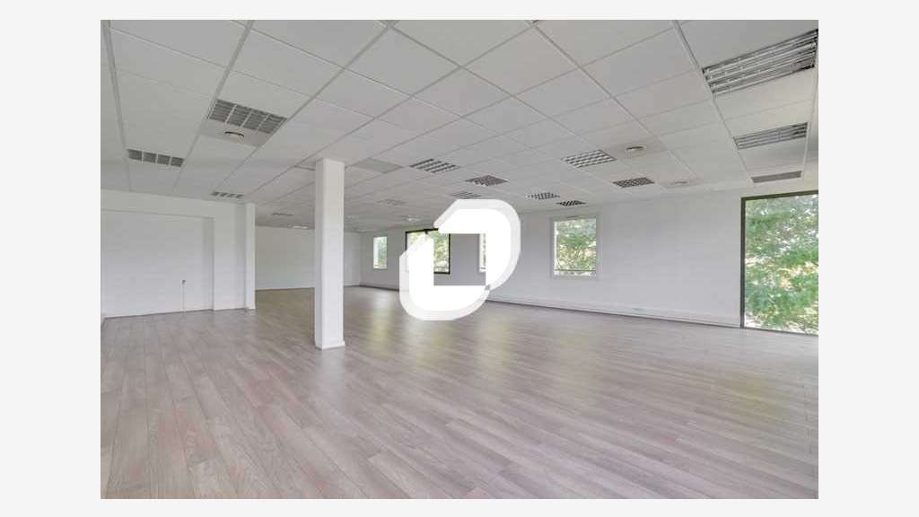 A louer Bureaux 171m² Montevrain