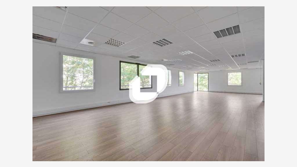 A louer Bureaux 137m² Montevrain