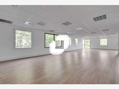 A louer Bureaux 137m² Montevrain