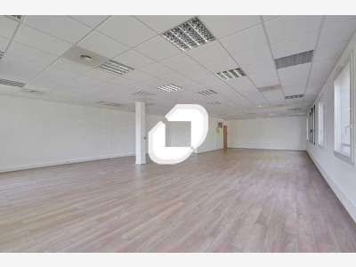 A louer Bureaux 128m² Montevrain