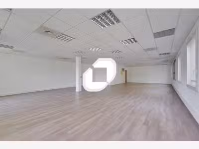 A louer Bureaux 128m² Montevrain