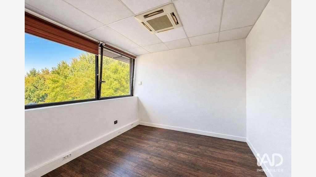 A louer bureaux rénovés de 130m² à Montévrain