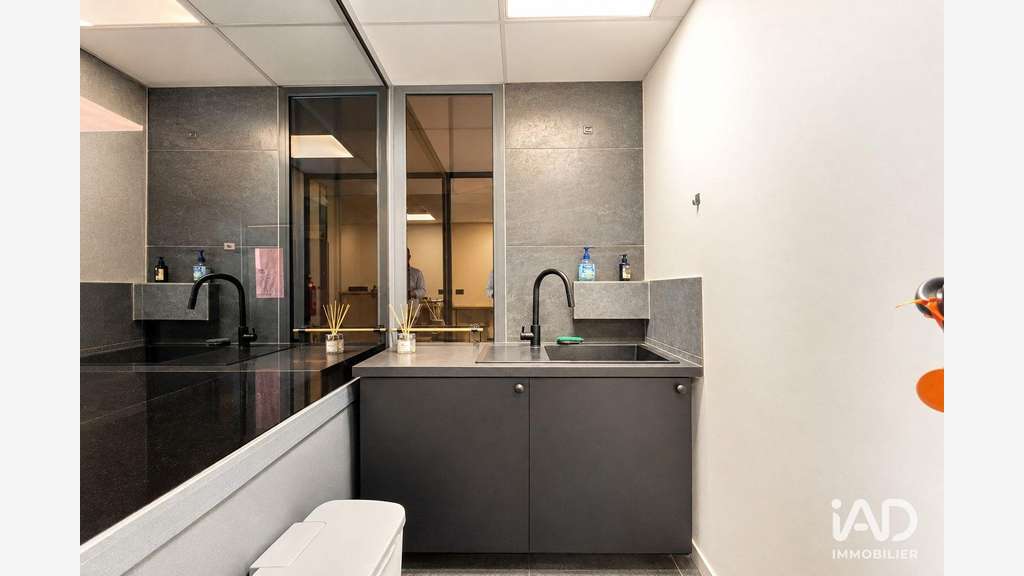 A louer bureaux rénovés de 130m² à Montévrain