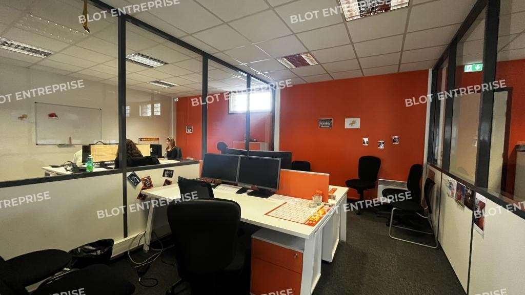 A louer bureaux 160m² à Montfort-sur-Meu