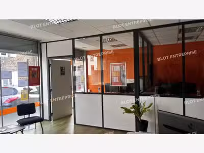 A louer bureaux 160m² à Montfort-sur-Meu