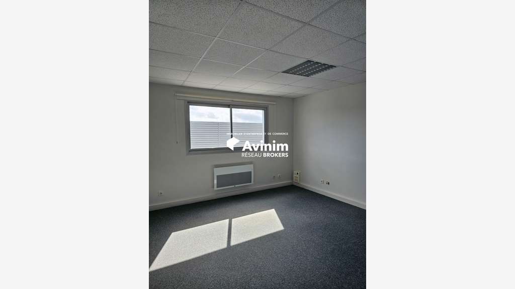 Location bureaux 71m² à louer à Montgermont