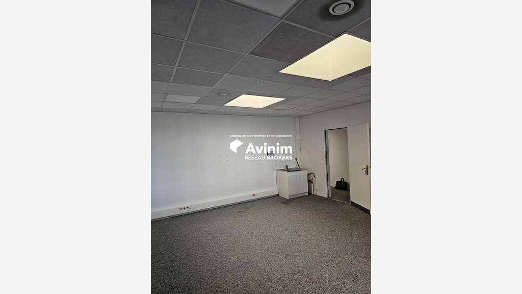 Location bureaux 71m² à louer à Montgermont