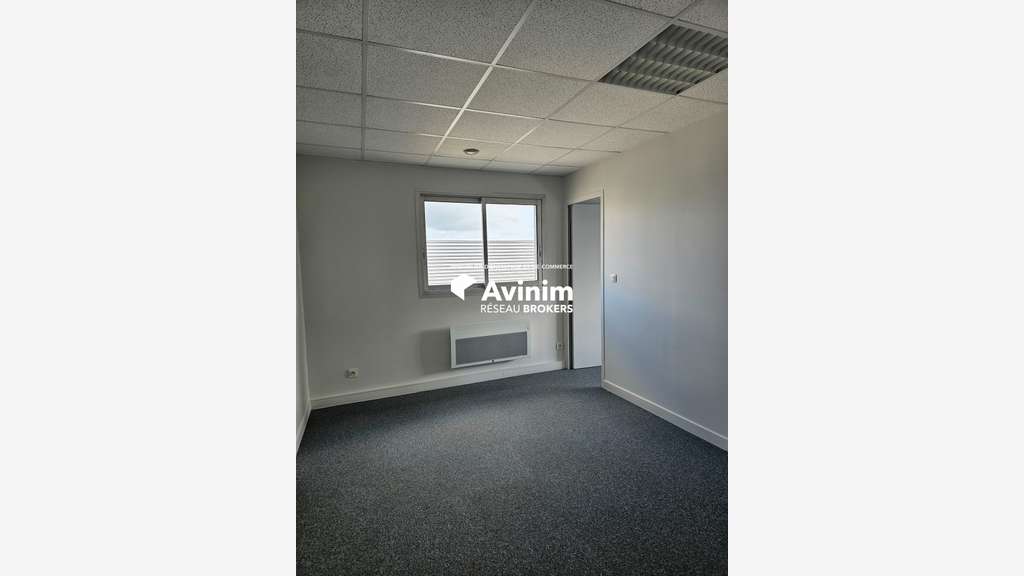 Location bureaux 71m² à louer à Montgermont