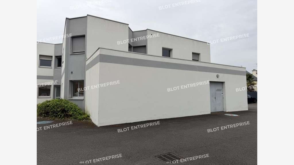 A louer bureaux divisibles de 351m² à Montgermont