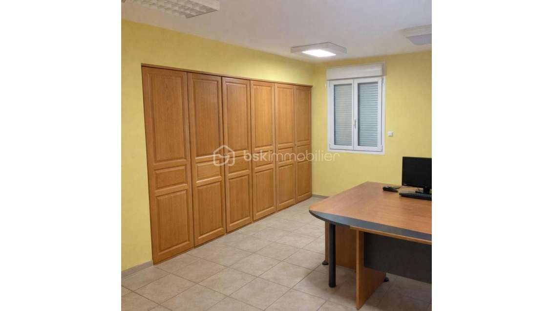 À louer commerce / bureaux 133m² à Montier-en-Der