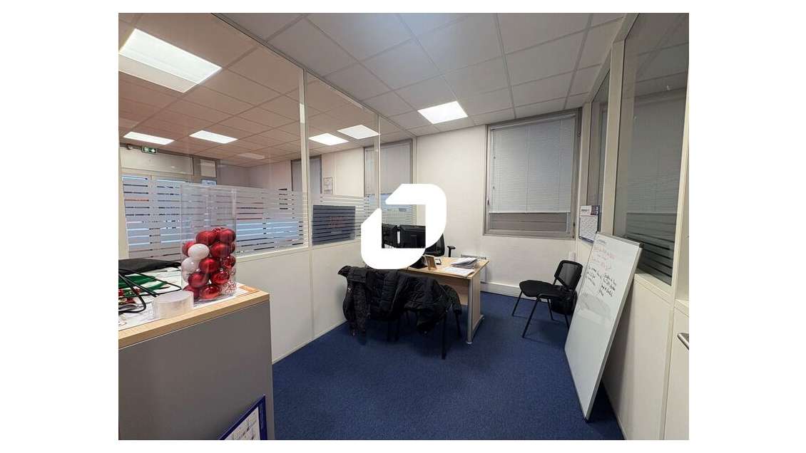 A louer Bureaux 95m² Montigny le bretonneux