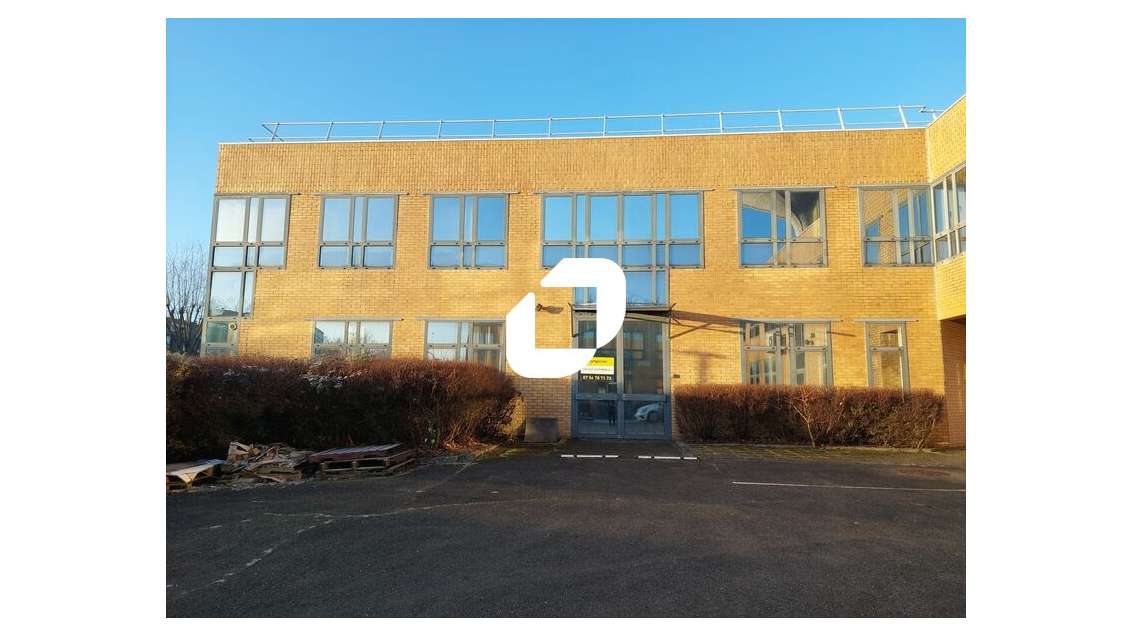 A louer Bureaux 821m² Montigny le bretonneux