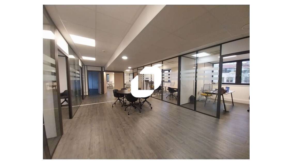 A louer Bureaux 115m² Montigny le bretonneux