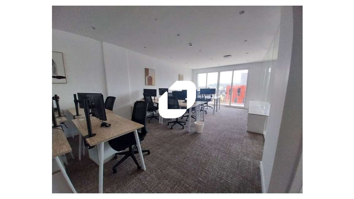 A louer Bureaux 360m² Montigny le bretonneux