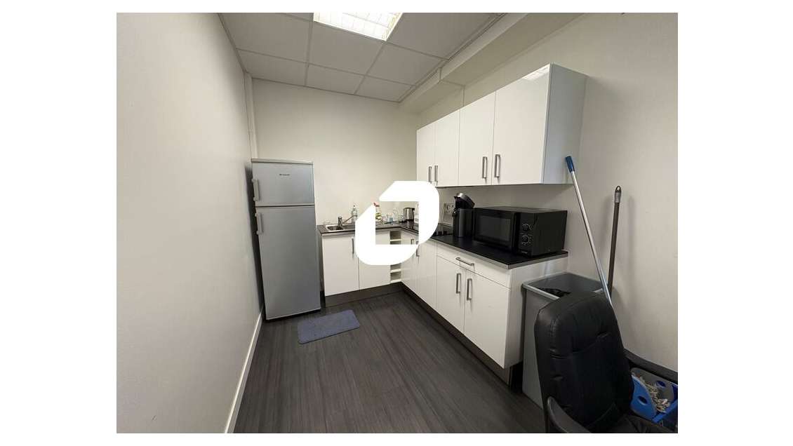 A louer Bureaux 93m² Montigny le bretonneux