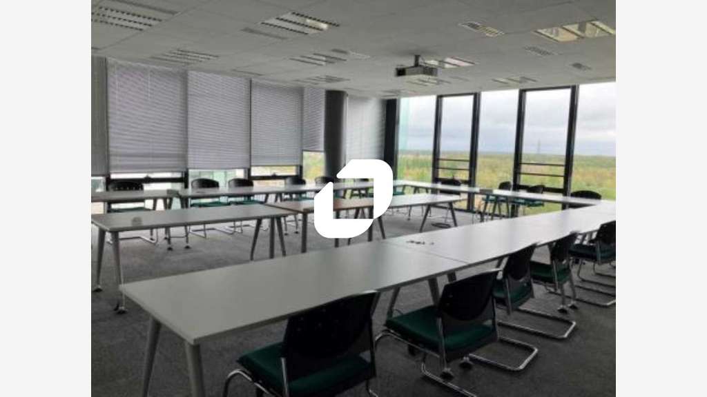 A louer Bureaux 1500m² Montigny le bretonneux