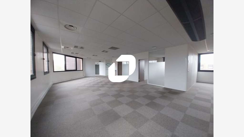 A louer Bureaux 274m² Montigny le bretonneux