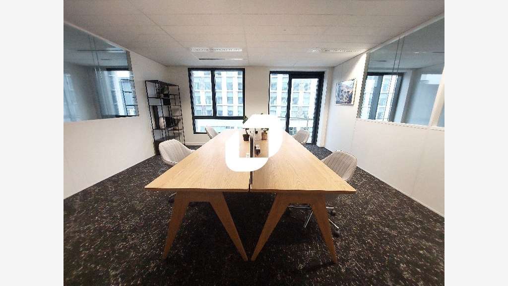 A louer Bureaux 360m² Montigny le bretonneux