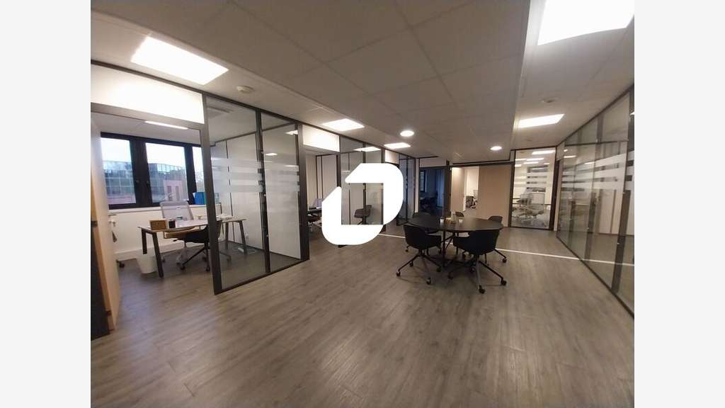 A louer Bureaux 260m² Montigny le bretonneux