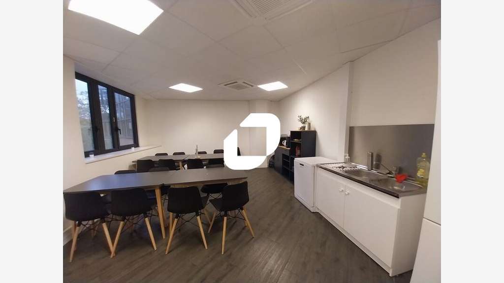 A louer Bureaux 260m² Montigny le bretonneux