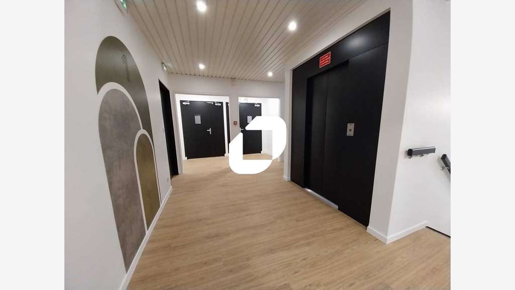 A louer Bureaux 260m² Montigny le bretonneux
