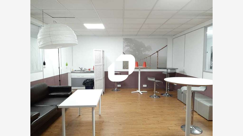 A louer Bureaux 550m² Montigny le bretonneux