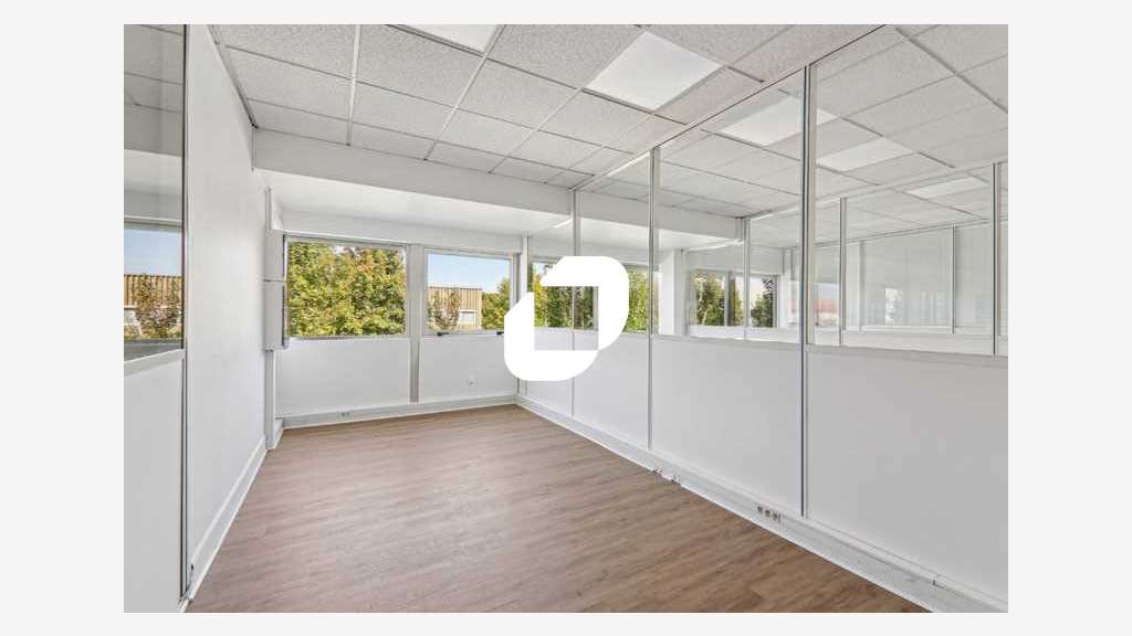 A louer Bureaux 328m² Montigny le bretonneux