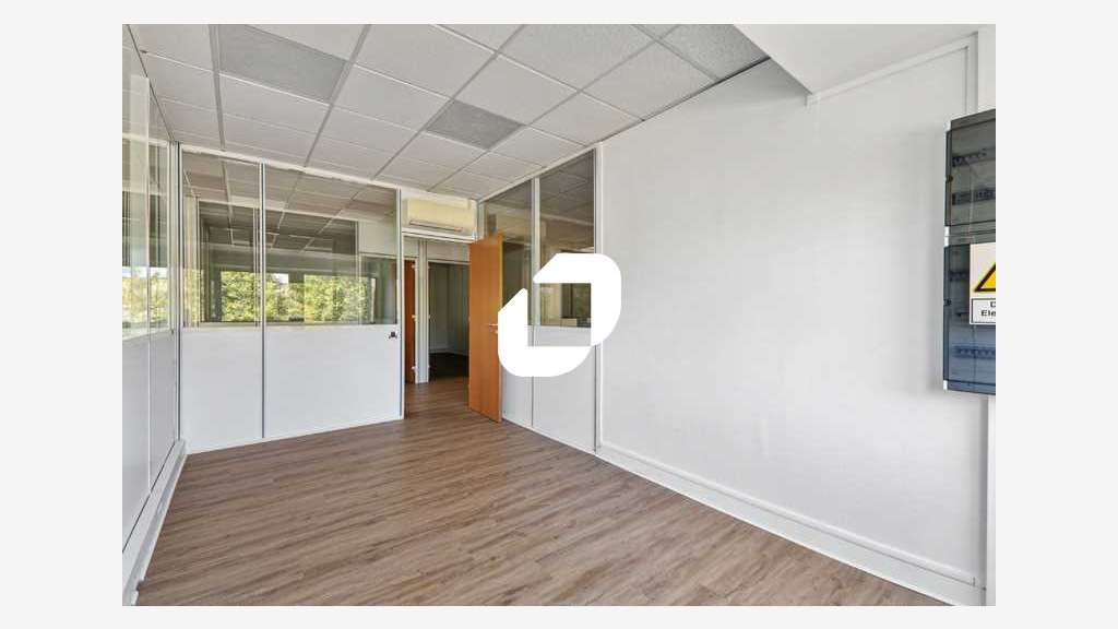 A louer Bureaux 328m² Montigny le bretonneux