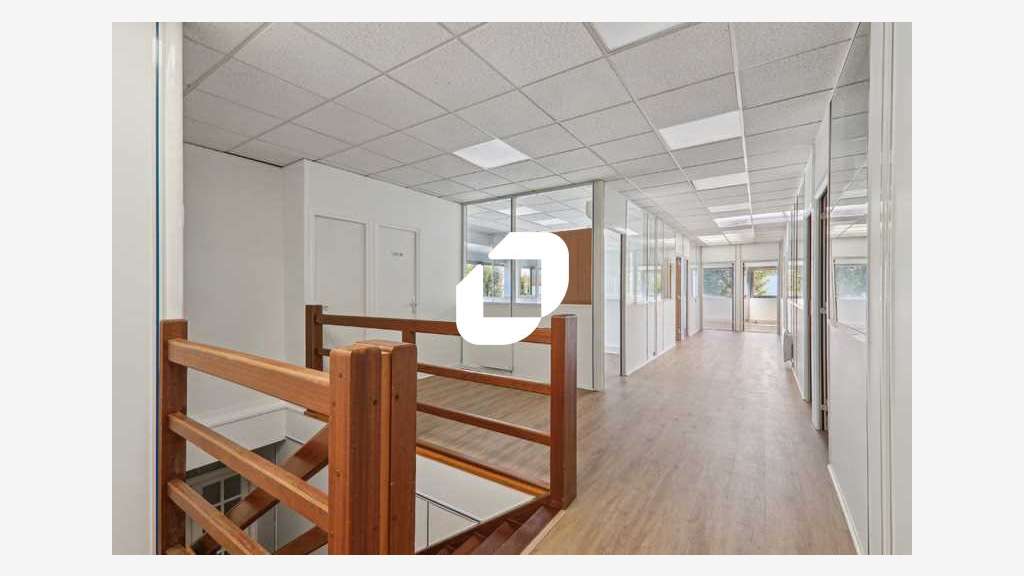 A louer Bureaux 328m² Montigny le bretonneux