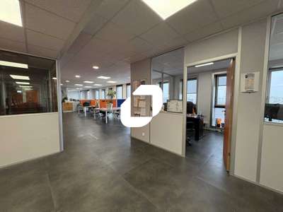 A louer Bureaux 200m² Montigny le bretonneux
