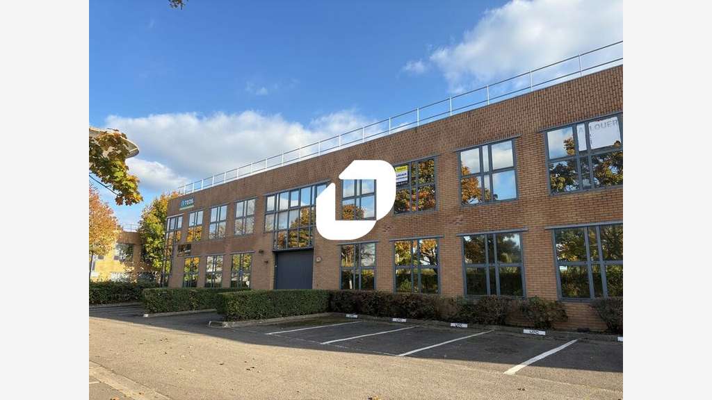 A louer Bureaux 413m² Montigny le bretonneux