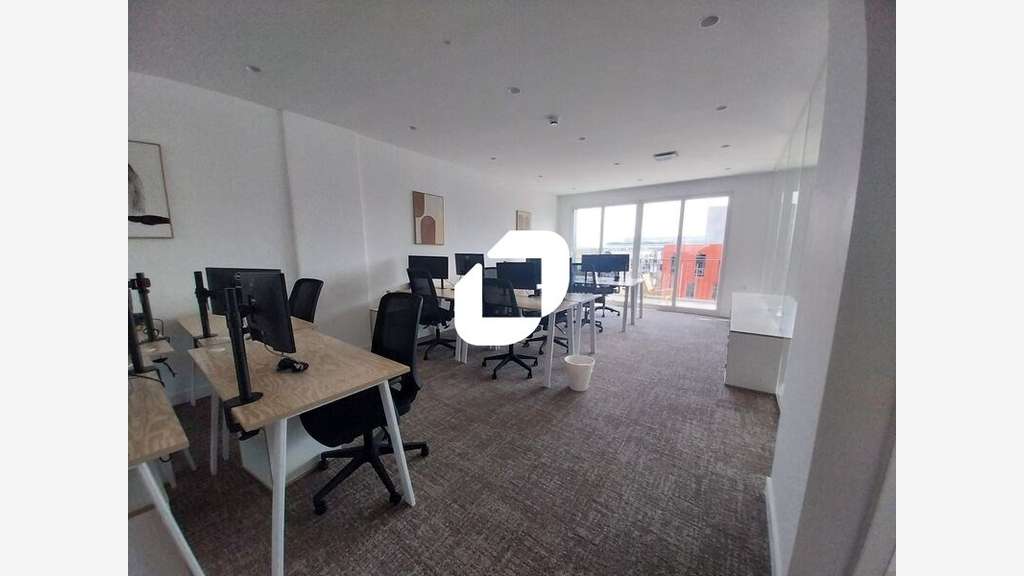 A louer Bureaux 360m² Montigny le bretonneux